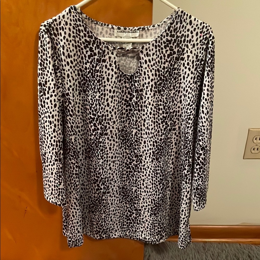 Cathy Daniels Black and Gray Graphic Blouse with 3/4 Sleeves